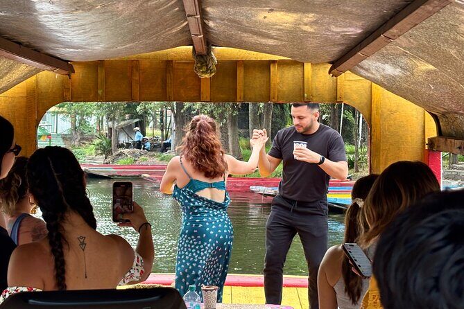 Xochimilco International boat party with open bar and tacos - Authenticity and Fun: What Reviews Reveal