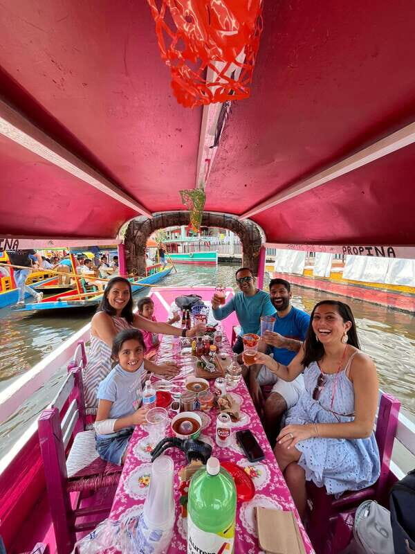 Xochimilco: traditional boat tour, culture, and fun. - The itinerary in detail: what to expect