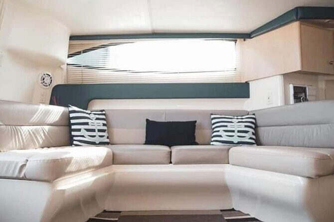 Yacht Carver - Luxury Private Yacht Tour - Authentic Perspectives from Travelers