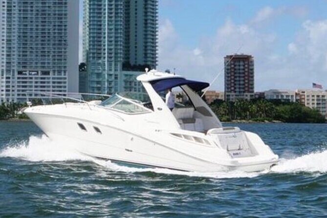Yacht Celebration! (Restroom/Kitchen/AC & Bed on Board) - Who Will Love This Experience?