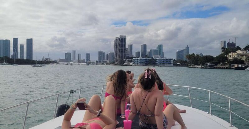Yacht cruise Biscayne Bay, Miami Beach and Sand bar. 42Ft - The Itinerary: A Day on Biscayne Bay