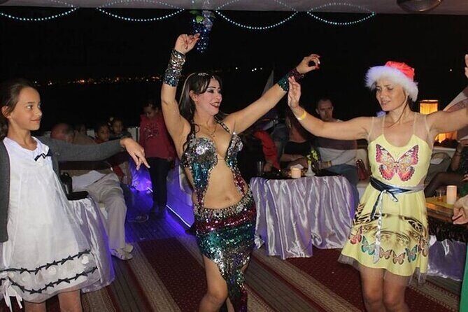 Yacht Cruise with Dinner & Oriental Show - FAQ