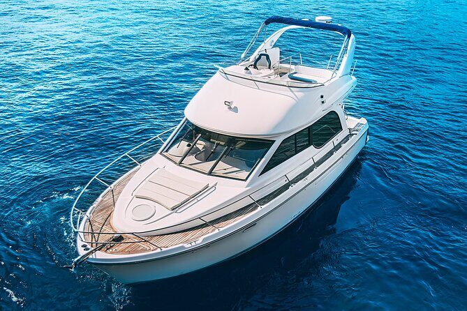 Yacht Meridian 40FT Best Private Rental in Cancun - Key Points