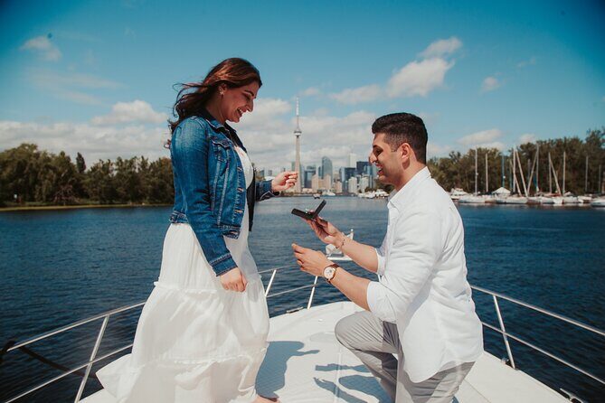 Yacht Proposal Package with decoration and Prosecco (2 hours) - Key Points