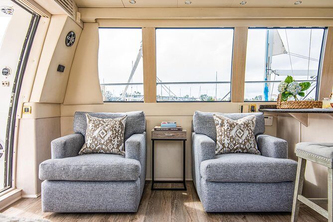 Yacht rental charter in Marina del Rey - 60' CARVER - Key Points