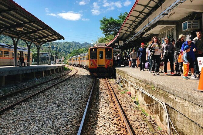 Yehliu, Jiufen & Pingxi Day Tour from Taipei - Exploring Taiwan’s North and Northeast Coast with a Guided Day Tour