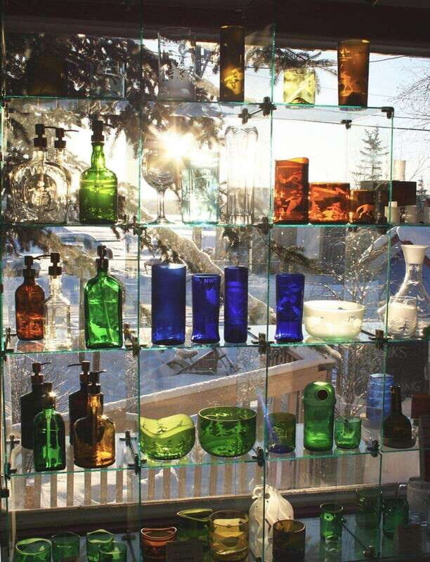 Yellowknife: Glass Etching Workshop - The Experience Space and Atmosphere