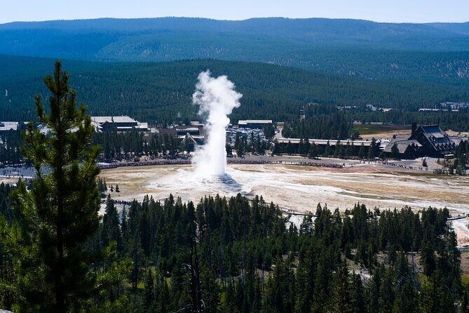 Yellowstone's Old Faithful Self-Guided Walking Tour - The Experience: What You Can Expect