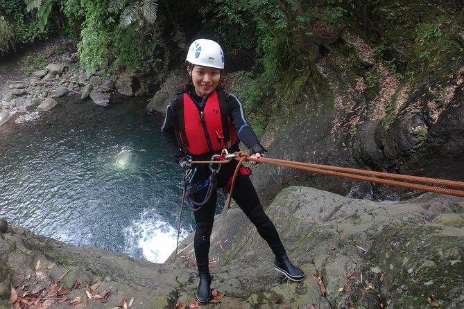 Yi-Hsin creek canyoning in northern Taiwan - What to Expect from Your Canyoning Adventure