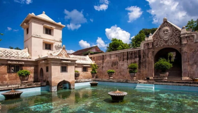 YOGYAKARTA CITY TOUR,SULTAN PALACE,WATER CASTLE AND CRAFTS. - FAQ
