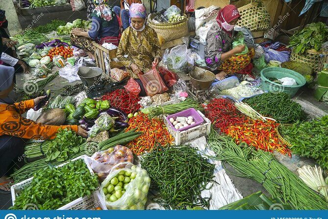 Yogyakarta Cooking Class and Market Tour - The Experience in Action