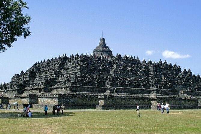 Yogyakarta Day trip Borobudur & Prambanan Temples - Introduction: What to Expect from This Yogyakarta Temples Tour