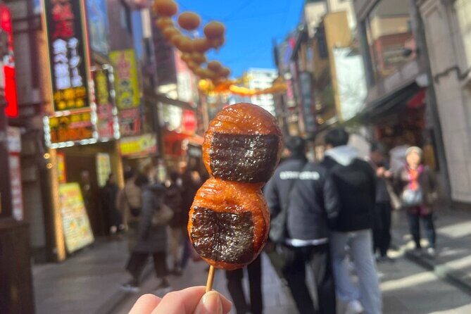 Yokohama Chinatown: Eat and Walking Tour - Photos and Atmosphere