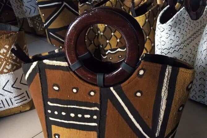 Your assistant in interpretation & in shopping in Dakar markets - Key Points