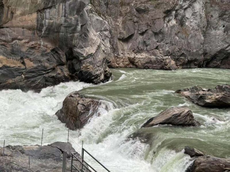 Yunnan: Private 2-Day Tiger Leaping Gorge Hiking Tour - The Sum Up