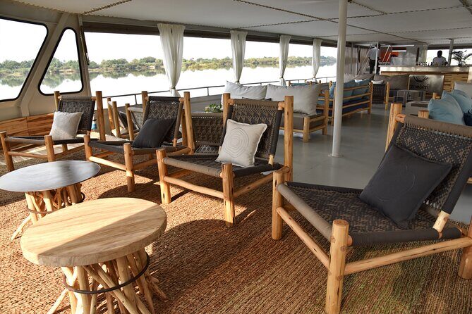 Zambezi River Sunset Cruise Plus Potjie Dinner Experience (Combo) - Who Is This Tour Best For?