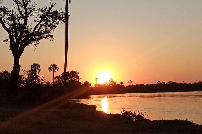 Zambezi Sundowner Cruise - Introduction: A Sunset on the Zambezi