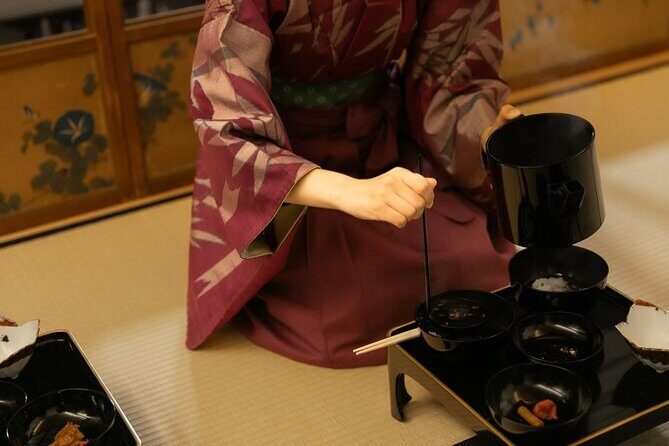Zen Meditation and Tea Ceremony in Endoji Arcade - An In-Depth Look at the Experience