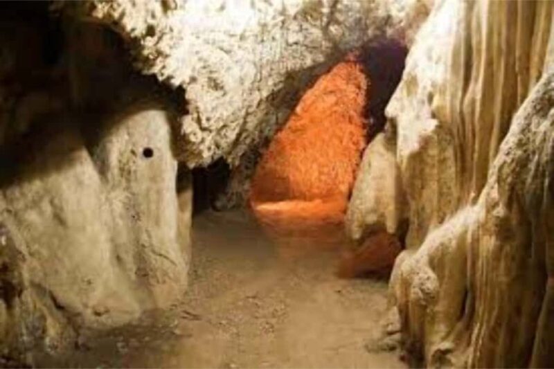 Zimbabwe: Chinhoyi Caves Tour with Lion Viewing and Lunch - Discovering the Wonders of Chinhoyi Caves