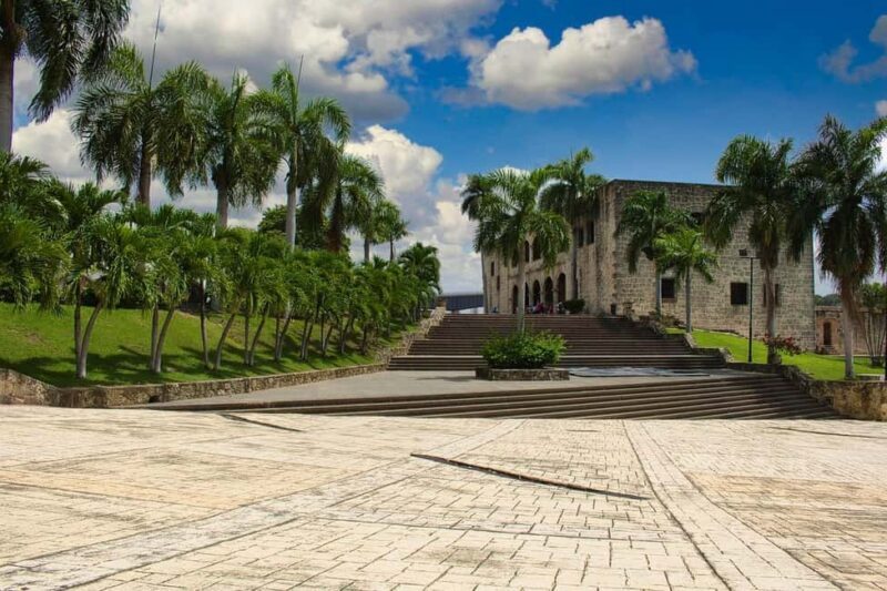 Zona Colonial Hictorical Tour with a local artist - What Travelers Love