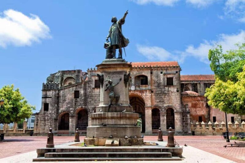 Zona Colonial: Recorrido Histórico con Chocolate y Mamajuana - Exploring Santo Domingo’s Colonial Zone: A Guided Tour of History and Flavors