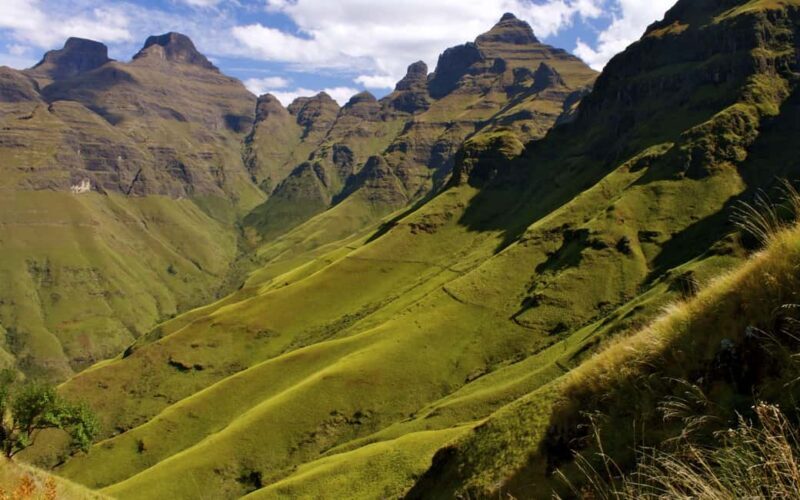 Zululand: 5-Day Safari, Hluhluwe, Isimangaliso & Drakensberg - Key Points