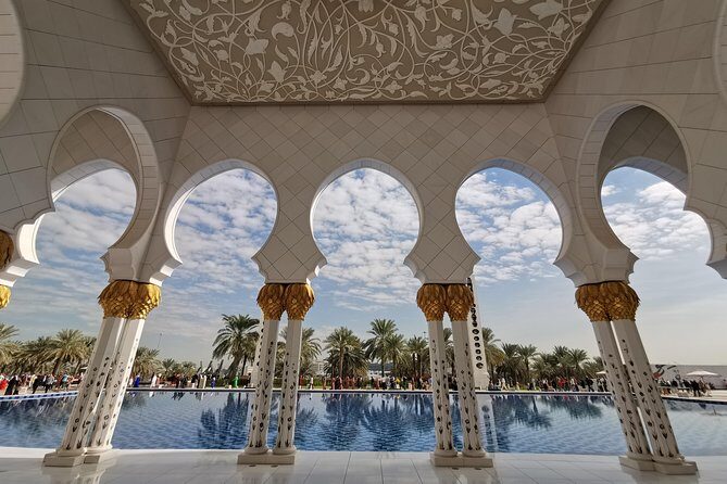 Abu Dhabi City Tour Including Ferrari World Tickets from Dubai - FAQ