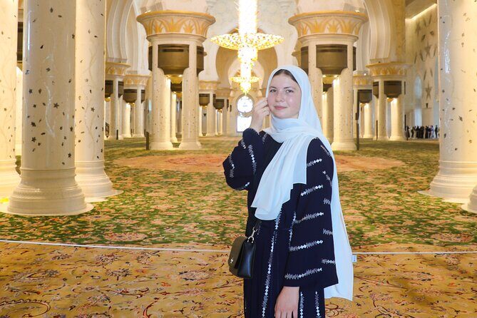 Abu Dhabi Sheikh Zayed Mosque Half-Day Guided Tour from Dubai - Authentic Experiences Highlighted by Travelers
