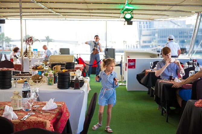 Dubai Marina Dinner Cruise with Live Music & Open Bar - Analyzing the Tour’s Value