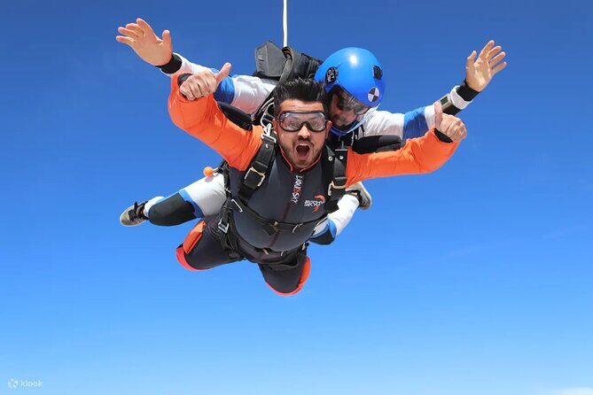 Skydive Abu Dhabi With Transfer From Dubai - The Experience: What Makes It Special