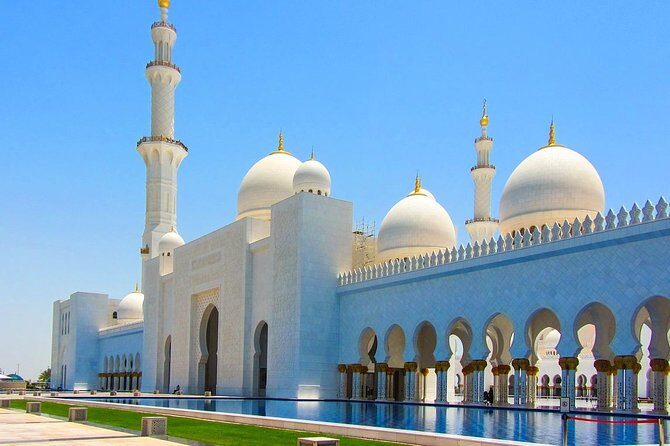 Small Group Abu Dhabi City and Sightseeing Tour From Dubai - A Closer Look at the Abu Dhabi Tour Experience