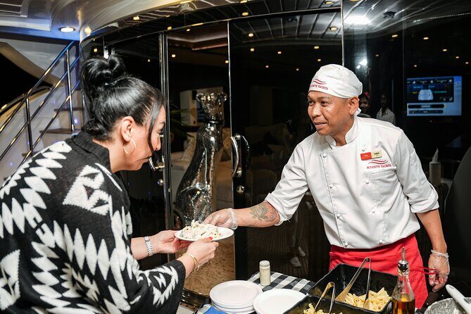 Superyacht Experience in Dubai with Dinner and Live Music - Key Points