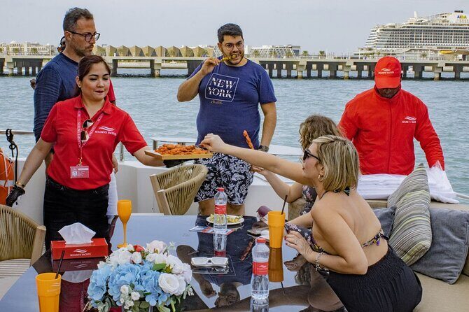 Superyacht Experience in Dubai with Dinner and Live Music - The Sum Up